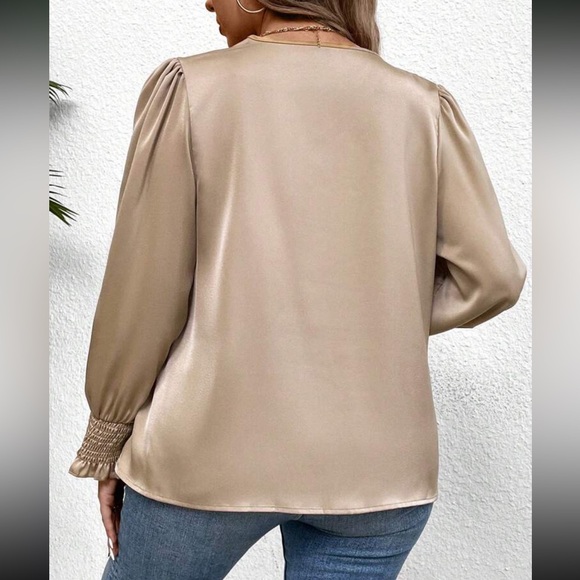 Luxe surplice neck blouse - Picture 6 of 15
